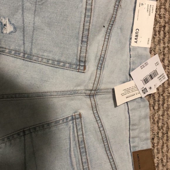 American Eagle Outfitters Light Wash Strigid curvy relaxed short - Picture 2 of 2